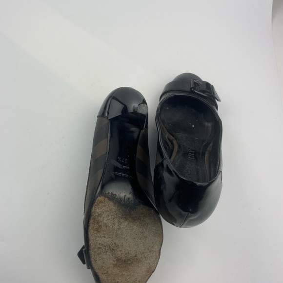 Burberry Brown Check Patent-Trim Buckle Pumps - Picture 7 of 7